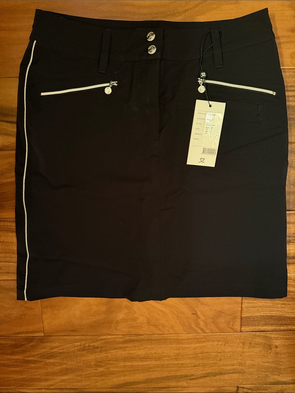 Daily Sports Dark Navy “Glam“ Skort with White Accents - Size 6